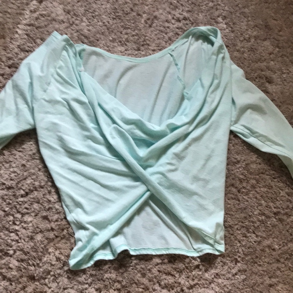 Crossed loose top